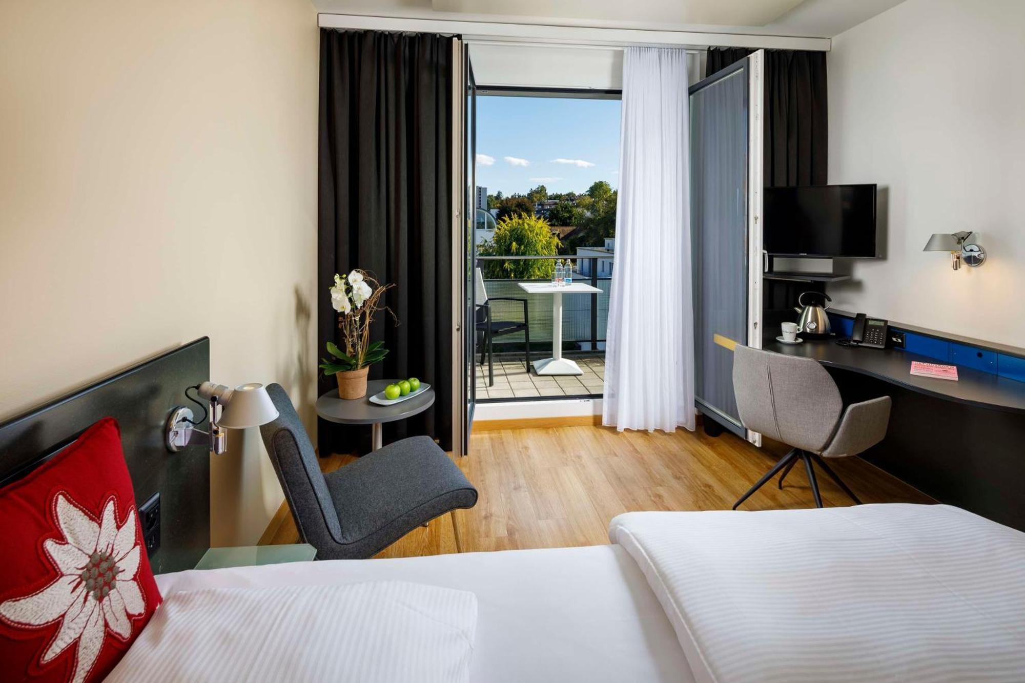 Hotel Allegra Lodge Kloten Exterior photo